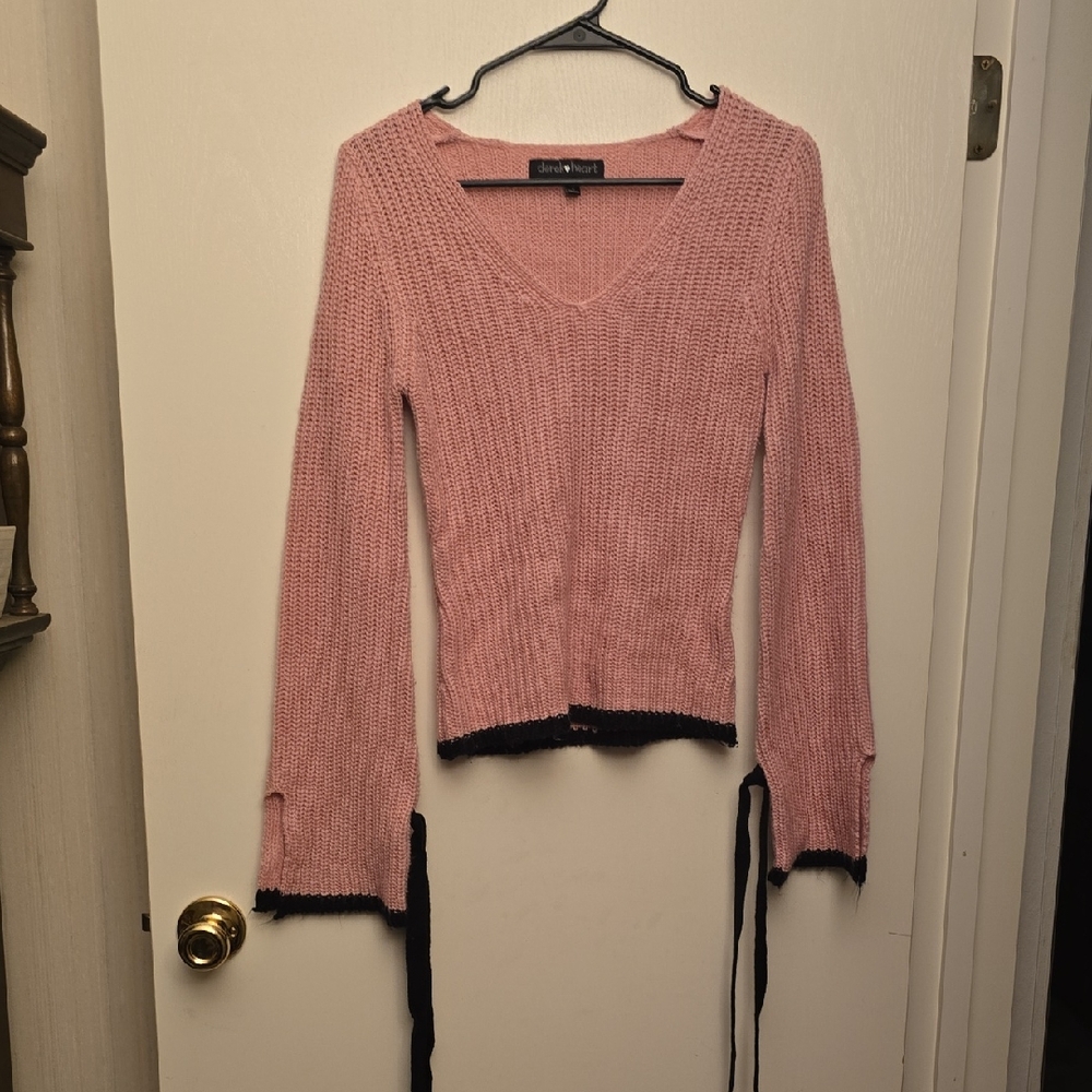 Derek Heart Pink V-Neck Sweater with Black Accents
